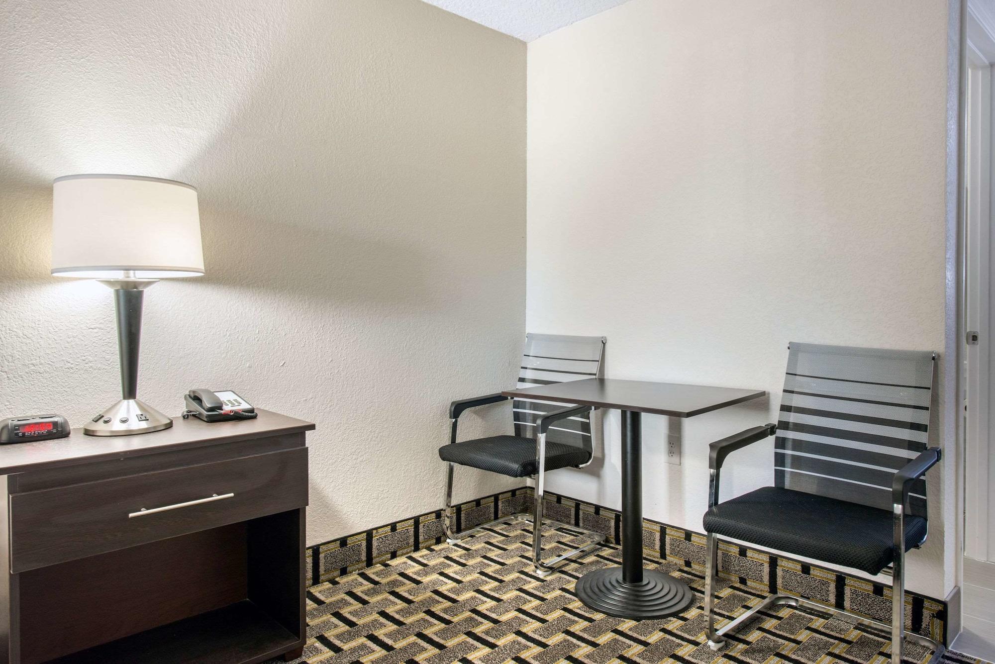 Clarion Inn & Suites Kissimmee-Lake Buena Vista South Luaran gambar