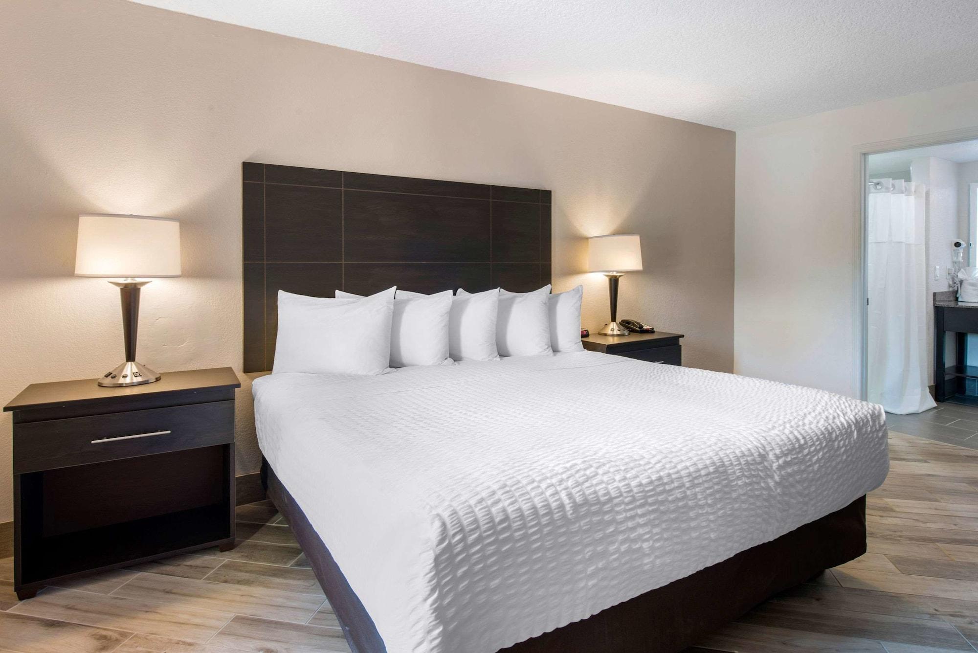 Clarion Inn & Suites Kissimmee-Lake Buena Vista South Luaran gambar