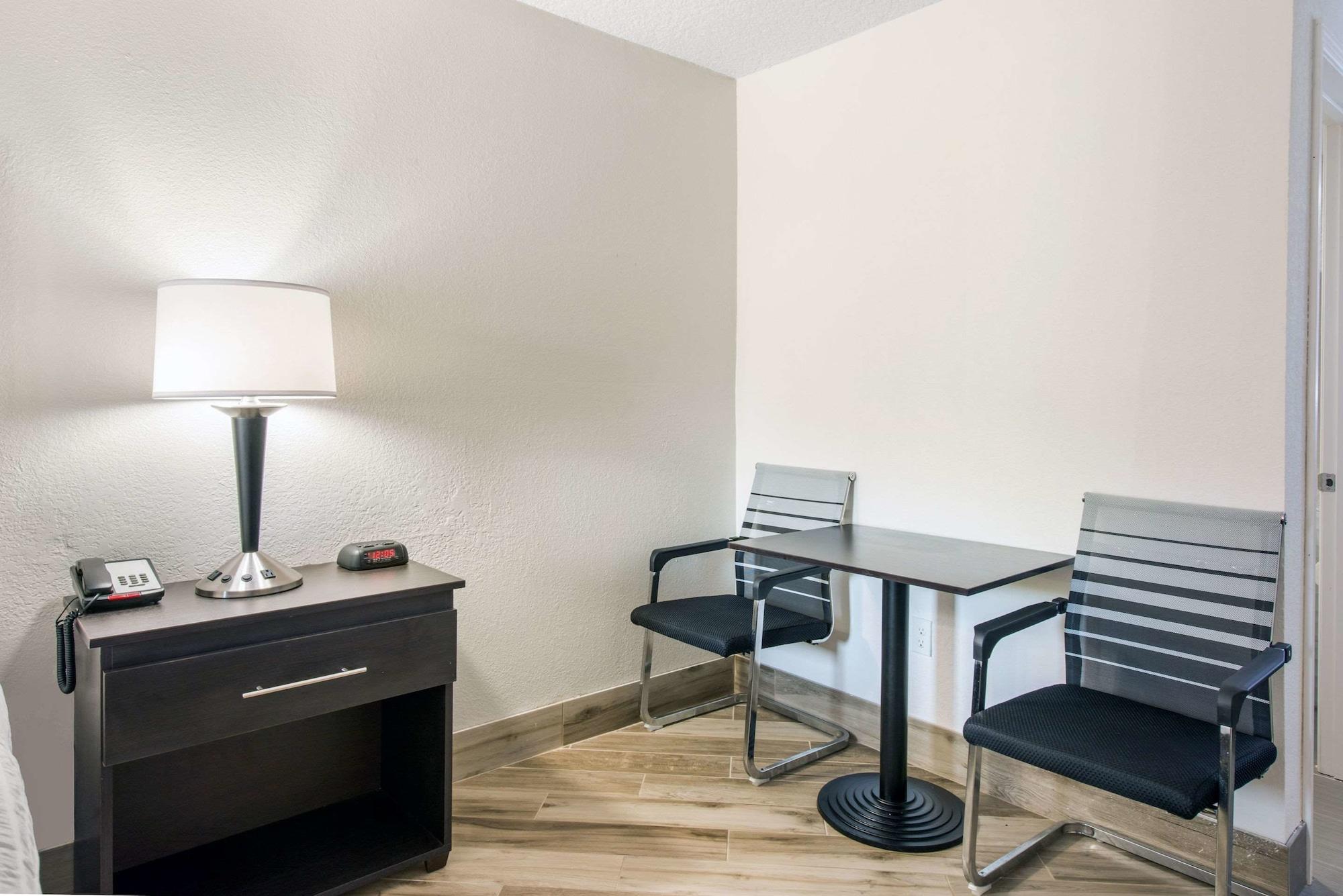 Clarion Inn & Suites Kissimmee-Lake Buena Vista South Luaran gambar