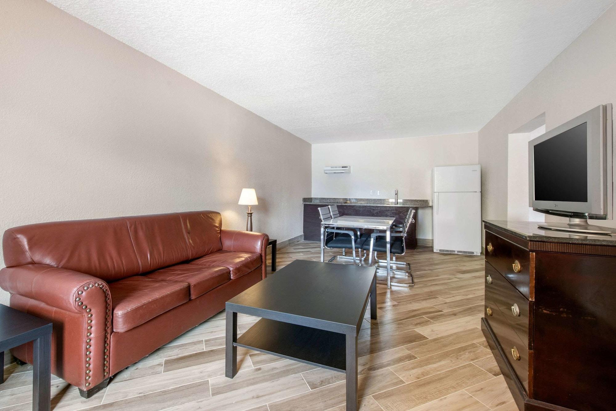 Clarion Inn & Suites Kissimmee-Lake Buena Vista South Luaran gambar