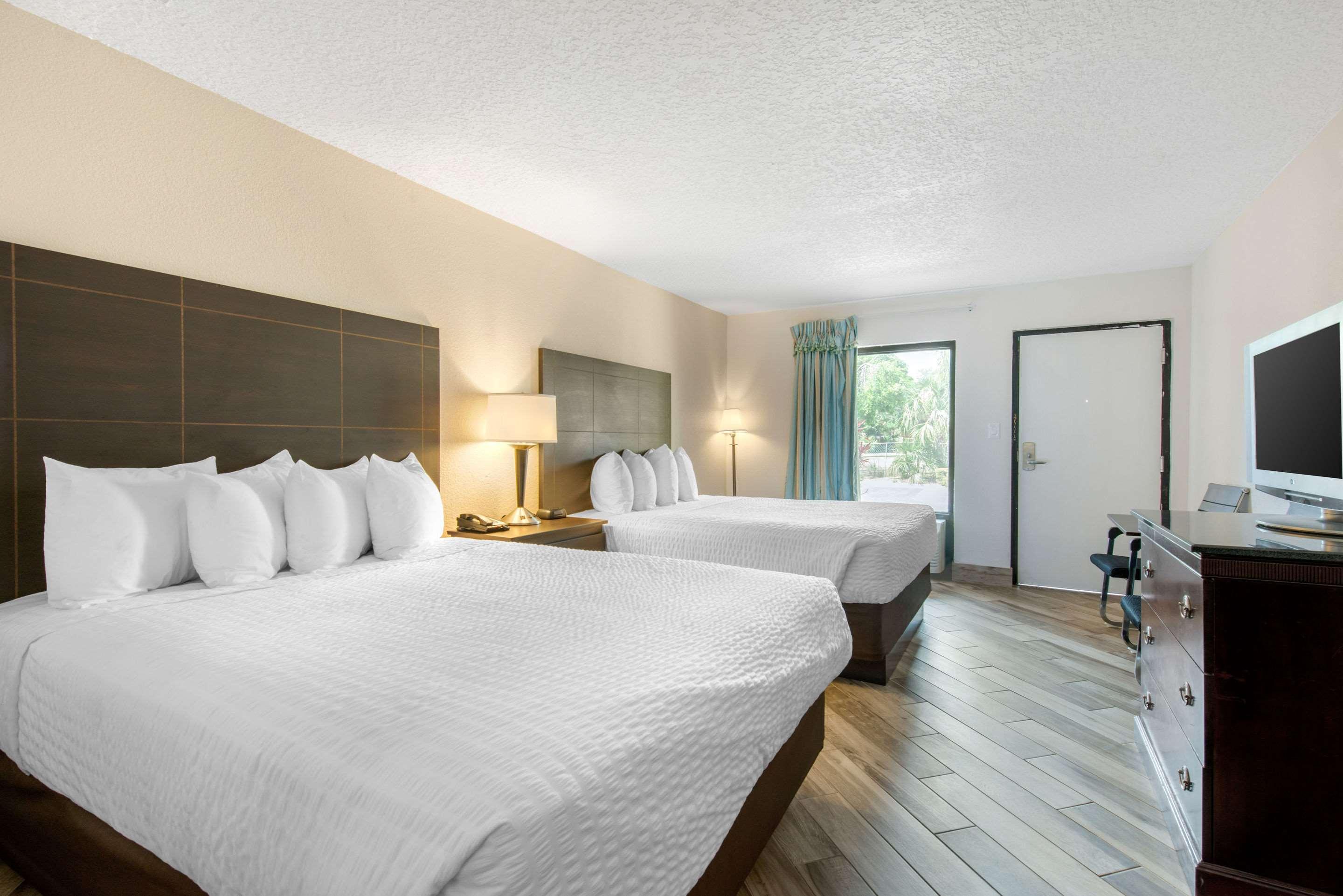 Clarion Inn & Suites Kissimmee-Lake Buena Vista South Luaran gambar