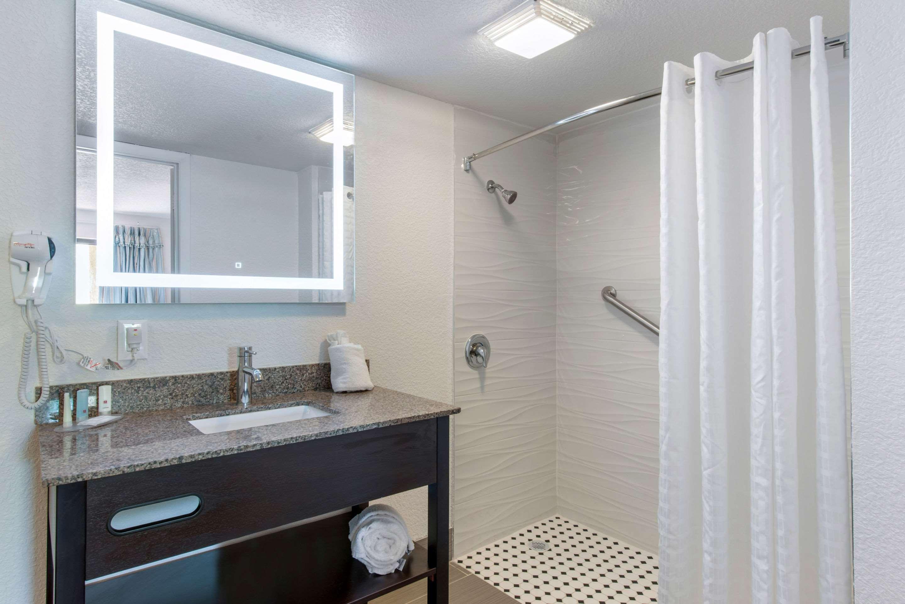 Clarion Inn & Suites Kissimmee-Lake Buena Vista South Luaran gambar