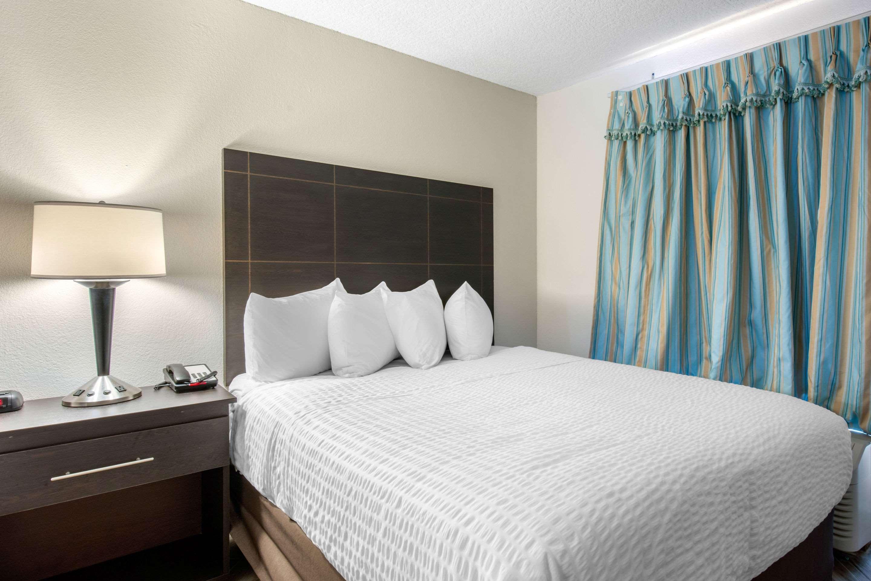 Clarion Inn & Suites Kissimmee-Lake Buena Vista South Luaran gambar