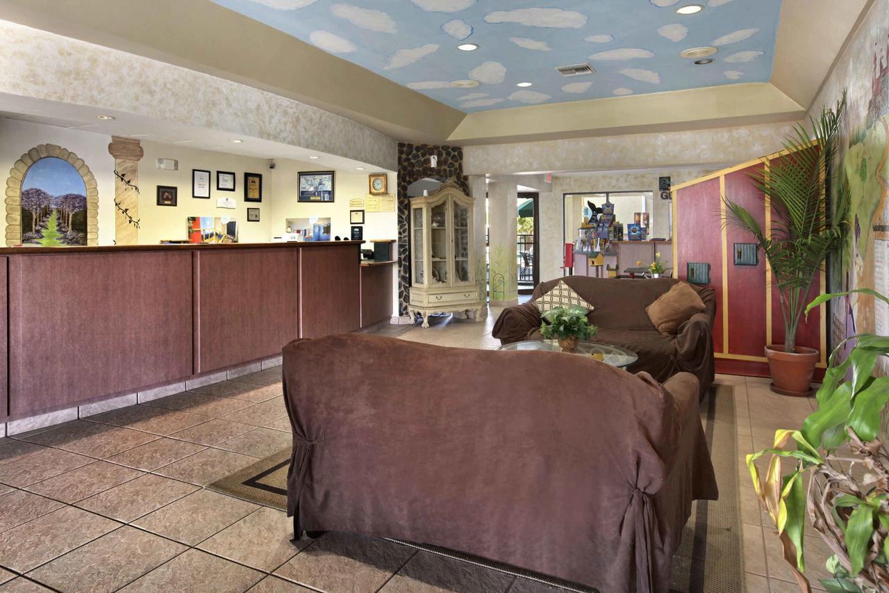 Clarion Inn & Suites Kissimmee-Lake Buena Vista South Luaran gambar